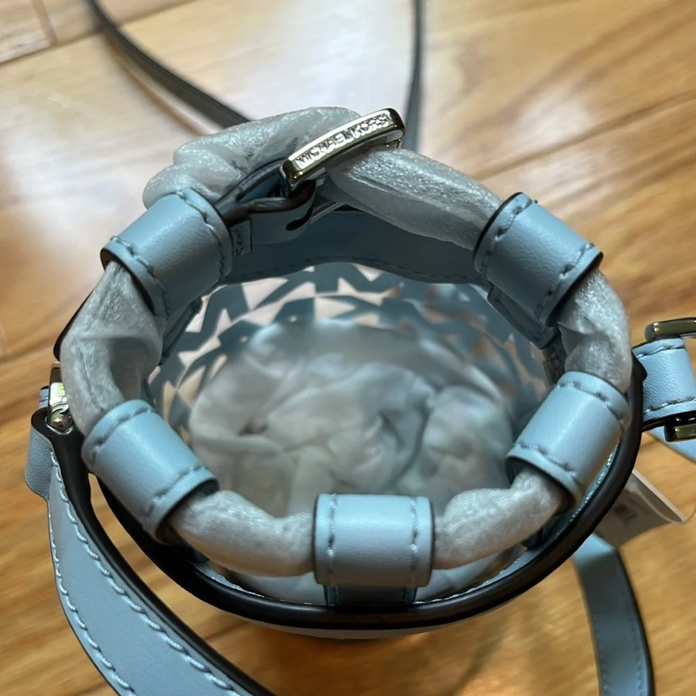 NWT  MICHAEL KORS PALE OCEAN BLUE WATER BOTTLE HOLDER Bag - Picture 8 of 11